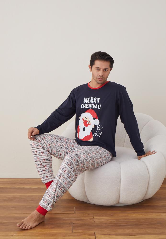 Pijama barbati Craciun " MERRY CHRISMAS" maneca lunga ,pantaloni lungi,Culoare Bleumarin, Engros